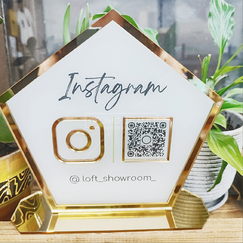 Табличка с QR-кодом
